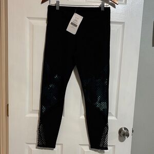 NWT Fabletics leggings size M